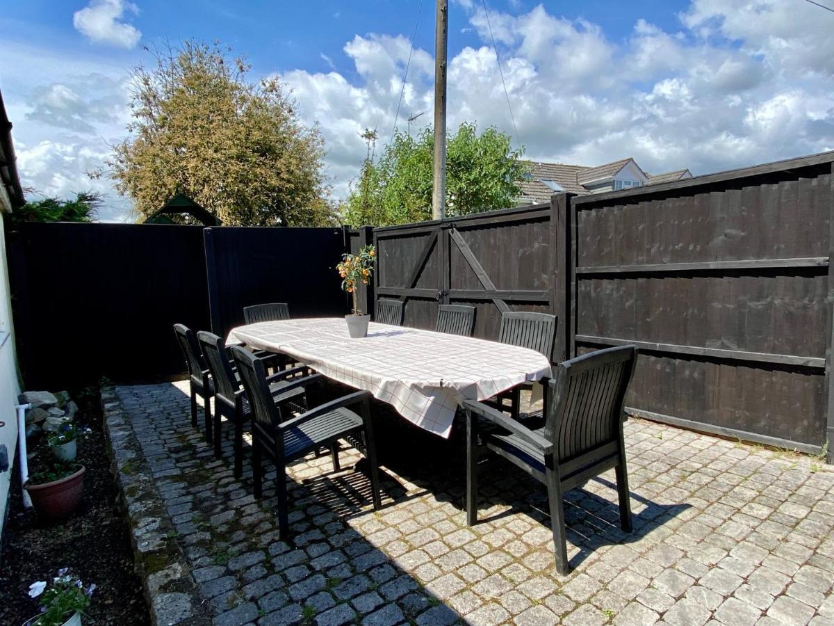 Holiday home Dorset Thatch Retreat: Spacious Family With Garden And Access