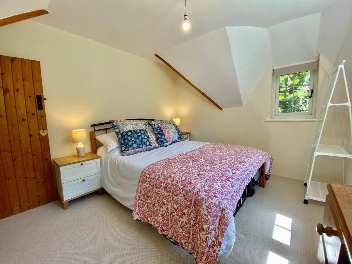 Holiday home Dorset Thatch Retreat: Spacious Family With Garden And Access Wimborne Minster